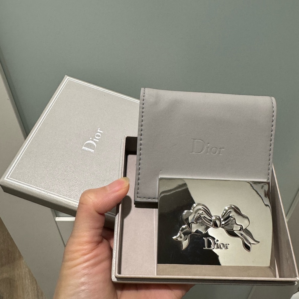 dior mirror